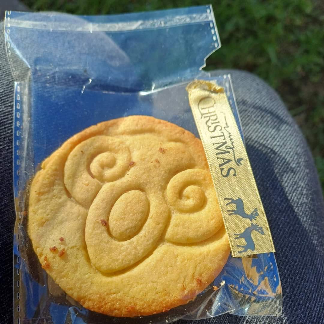 Biscotto con logo istituto chino chini realizzato durante l'evento 